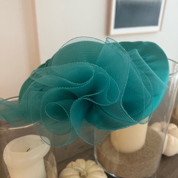 Women’s Matching Top & Skirt Set & Hat - Picture 10 of 14